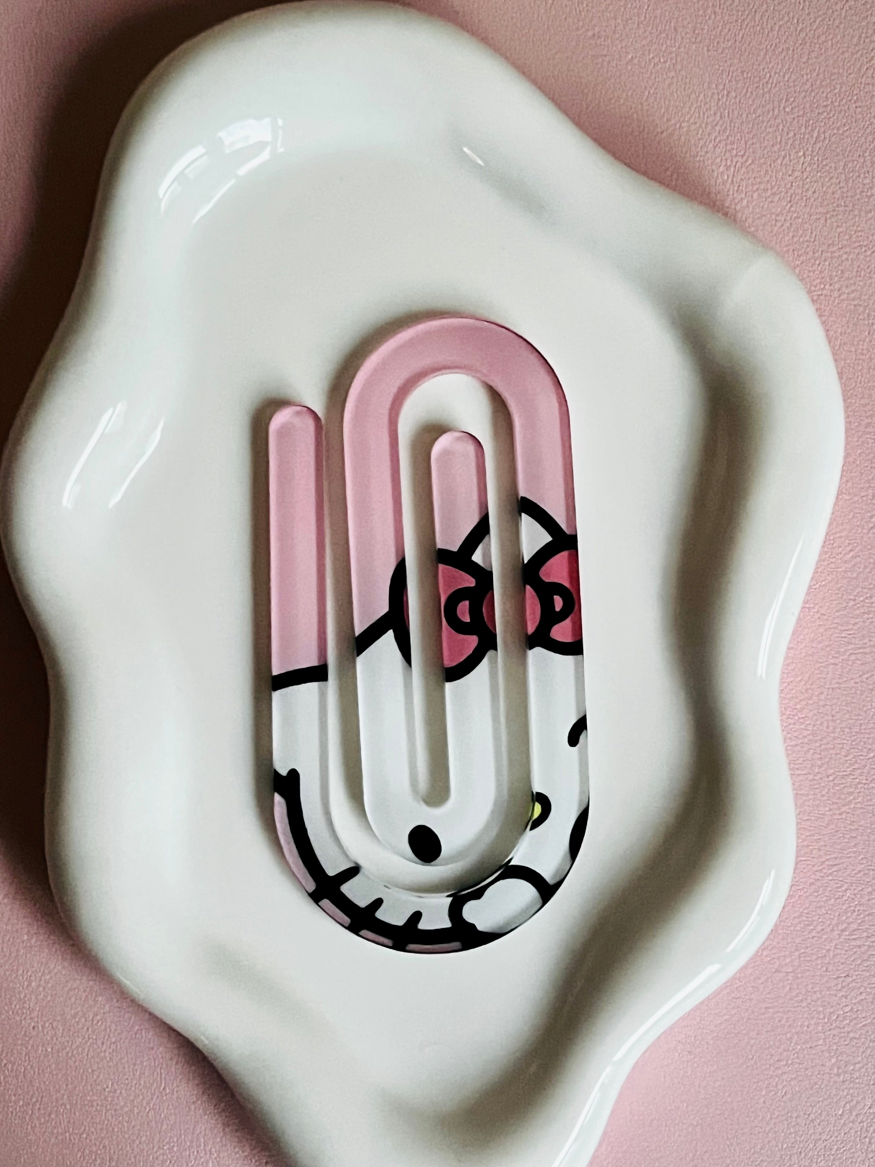 Hello Kitty PaperClip Bookmark